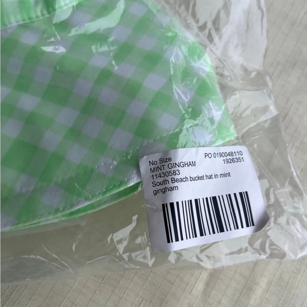 NWT South Beach OS bucket hat in mint gingham